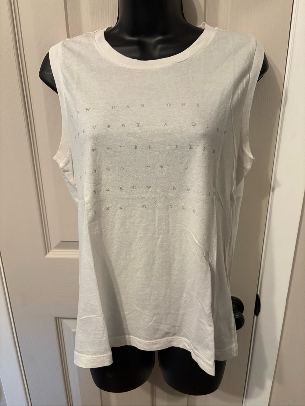 Two / RVCA Sleeveless Tank tops - Picture 4 of 6